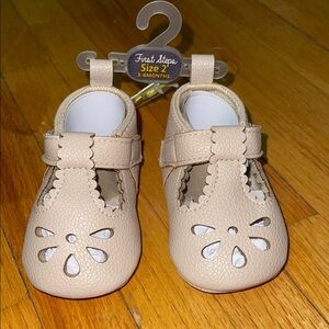 First Steps Beige Velcro Baby Shoes Size 2 3-6 Months